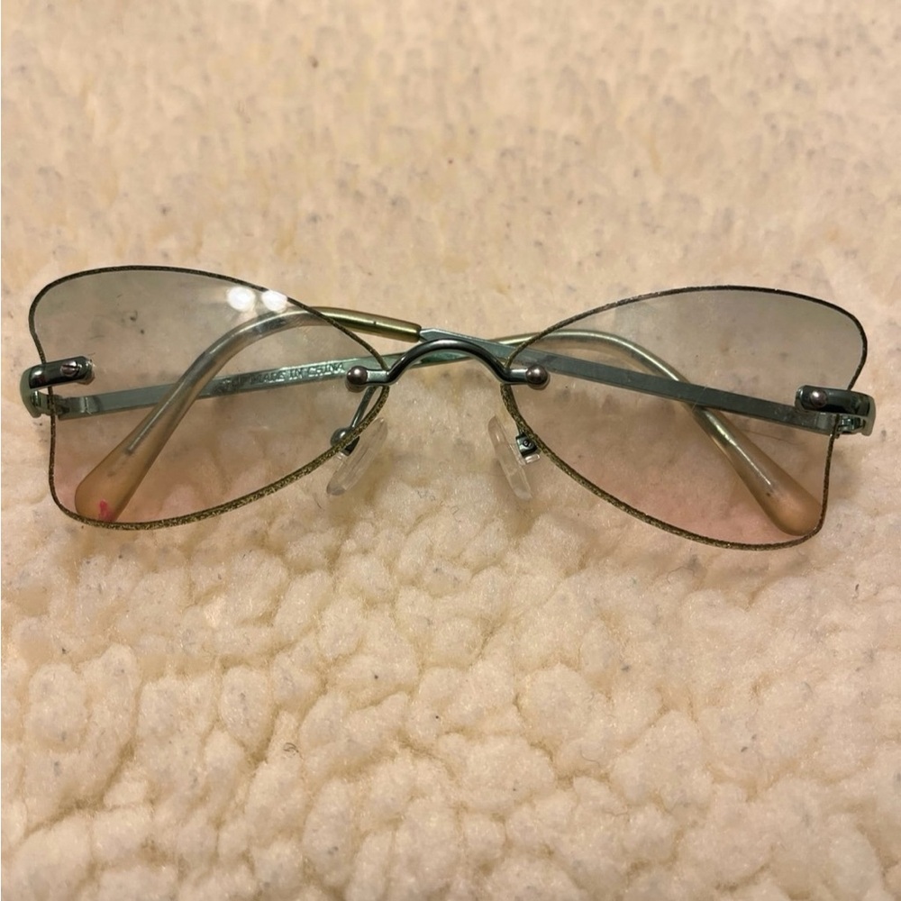 Stylish Gold and Silver Women's Sunglasses - Picture 15 of 17